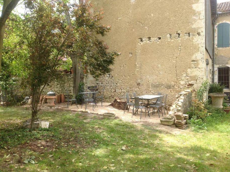 Mauvezin  Ancien Presbytere Au Coeur Du Village מראה חיצוני תמונה