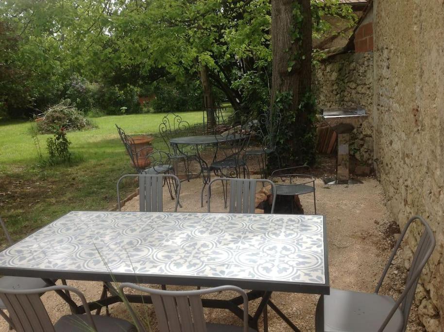 Mauvezin  Ancien Presbytere Au Coeur Du Village מראה חיצוני תמונה
