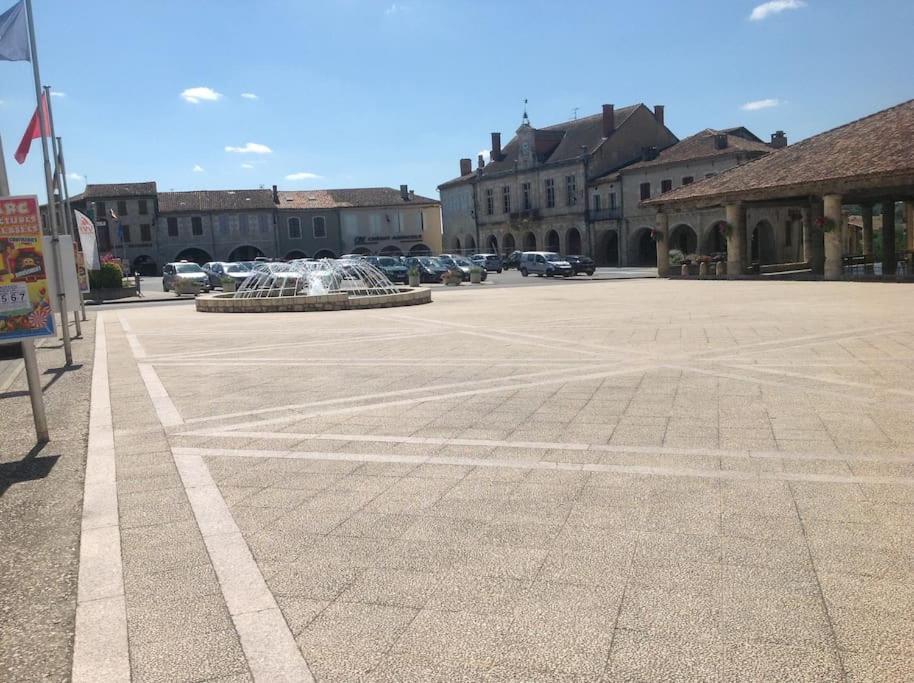 Mauvezin  Ancien Presbytere Au Coeur Du Village מראה חיצוני תמונה